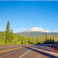 The road to Mount Bachelor